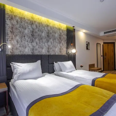 Kayhan Hotel 4*